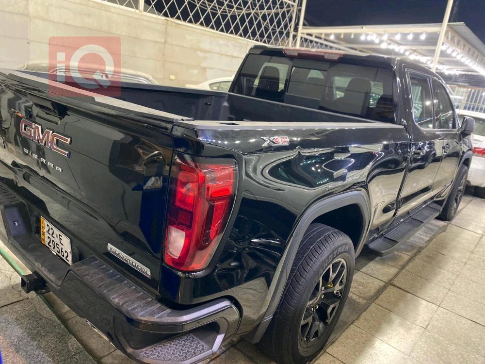 GMC Sierra